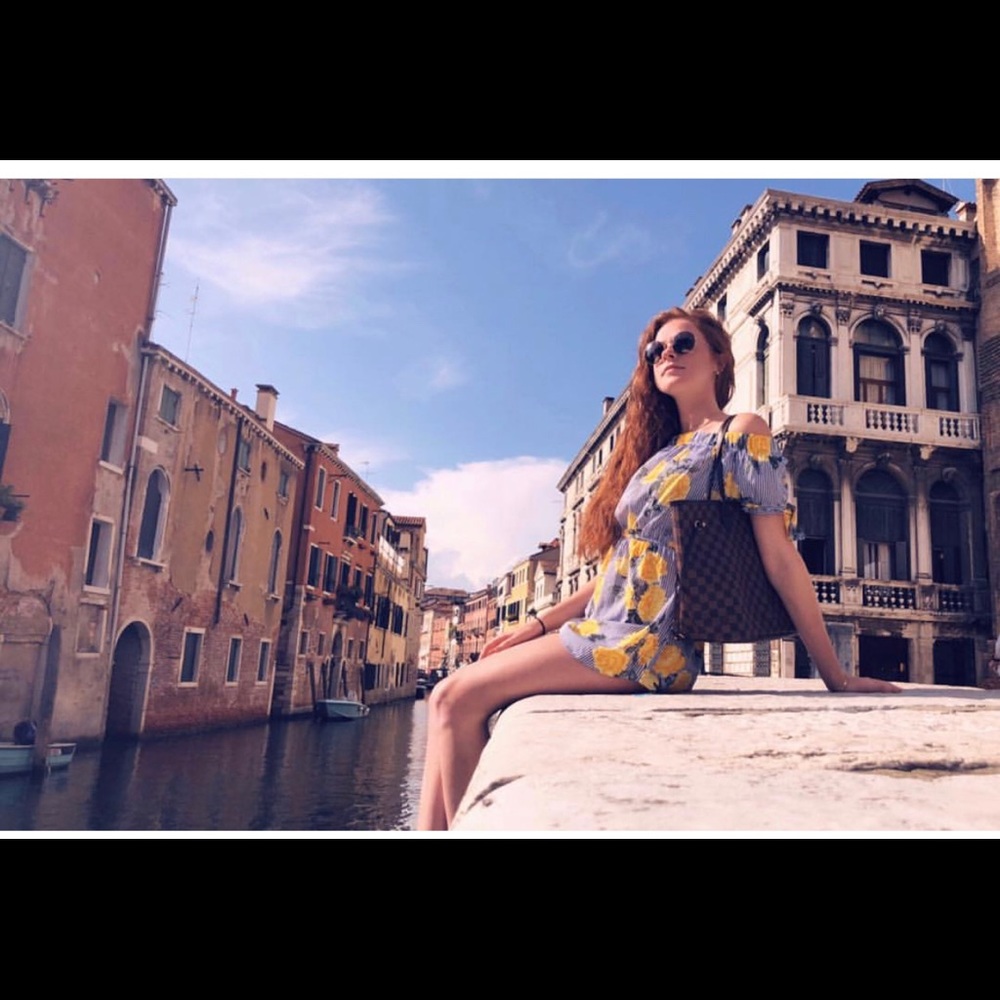 Short Flowered Dress with bows on sleeves